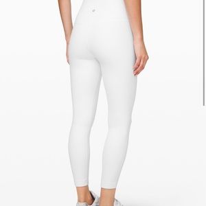 White Lululemon Aligns 25’